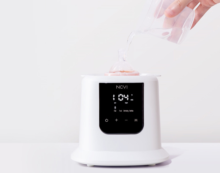<h3><strong><span style="font-size:18px;">Step 2:&nbsp;Put the bottle in</span></strong></h3> 
