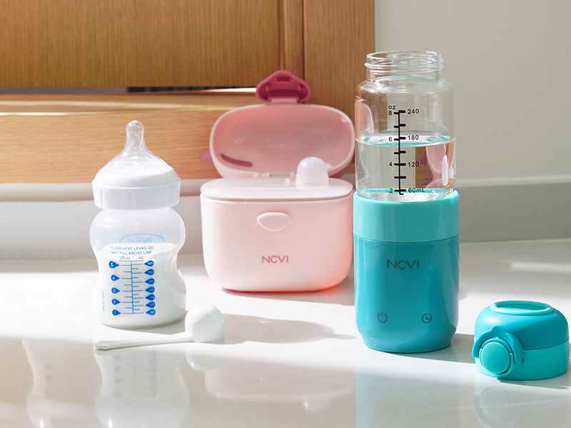 <span style="font-size:20px;"><strong>On-the-go Formula Feeding</strong></span>
