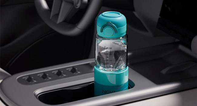 The bottle warmer can easily fits into the car cup holder.