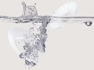 Easy to Clean It can be sanitized with water steam, boiling water, or microwave-steam bags.